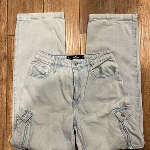 Hollister Light Wash High-Waisted Relaxed Fit Dad Cargo Jeans